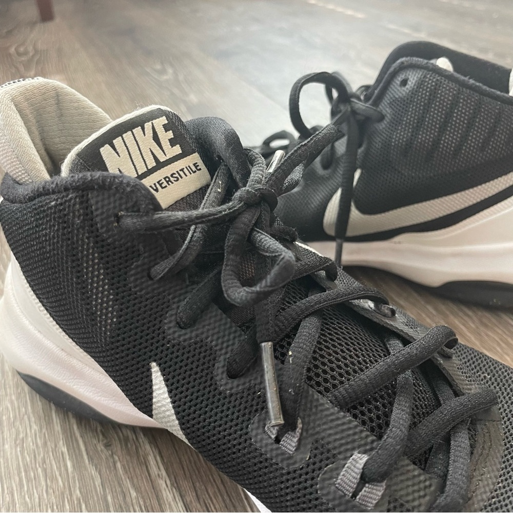 Women's Nike Air Versatile | Size 8.5 - Picture 3 of 4